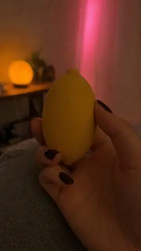 Videomnenje stranke o klitoralnem masažerju Lem.