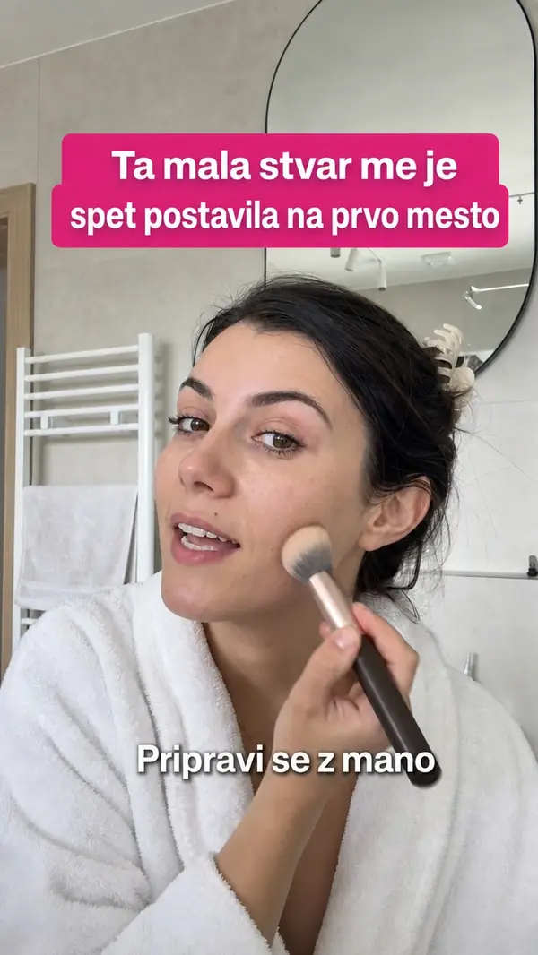 Stranka v videu pokaže masažer Lem